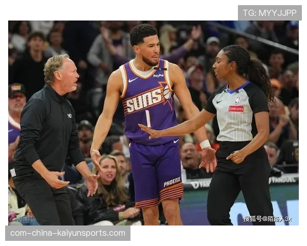 太阳主场险胜魔术展现外线火力优势 布克关键球处理能力获赞